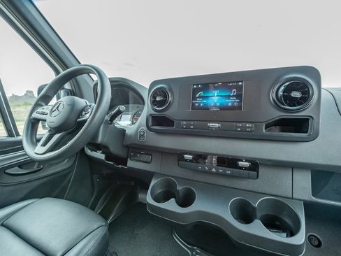 Used 2019 Mercedes-Benz Sprinter 4x4 144 image 46