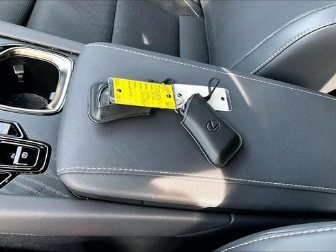 Used 2026 Lexus RX 450h Luxury w/ Convenience Package image 15