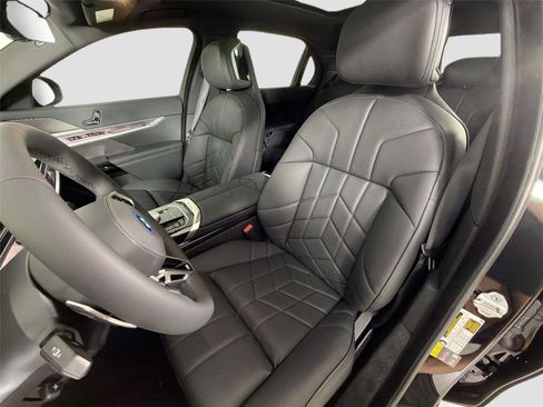 New 2026 BMW i7 xDrive60 w/ Executive Package AWD/4WD image 38