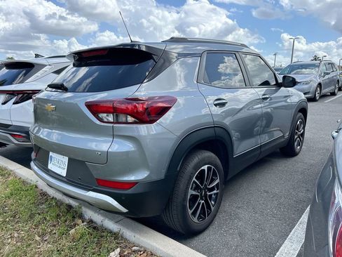 Used 2024 Chevrolet TrailBlazer LT w/ LT Cold Weather Package image 2
