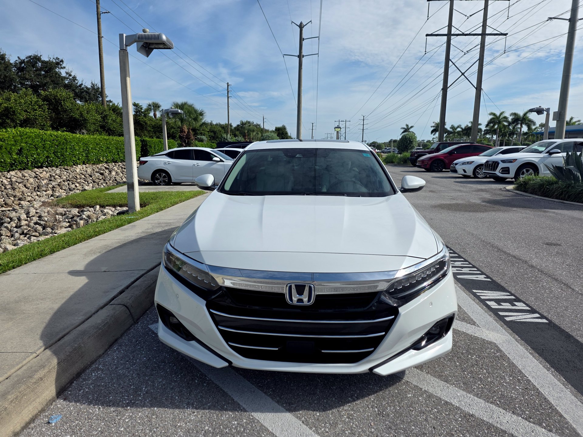 Used 2021 Honda Accord Touring image 2