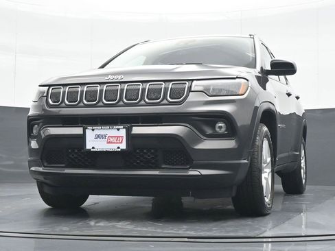 Used 2022 Jeep Compass Latitude w/ Convenience Group image 16