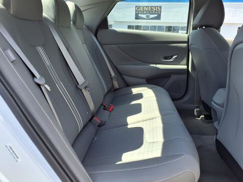 New 2025 Hyundai Elantra SEL image 29