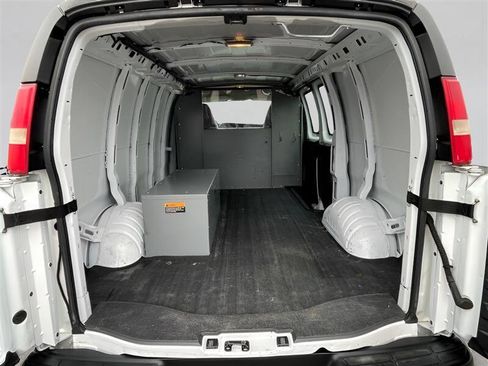 Used 2012 Chevrolet Express 2500 w/ Cold Climate Package image 10