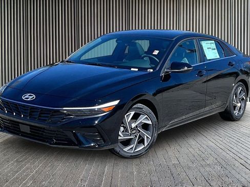 New 2026 Hyundai Elantra Limited FWD image 2
