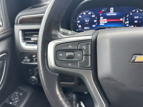 Used 2022 Chevrolet Suburban LT image 18