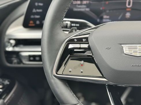 New 2025 Cadillac Lyriq Luxury AWD/4WD image 31