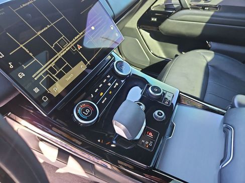 Used 2023 Land Rover Range Rover Sport SE Dynamic image 24