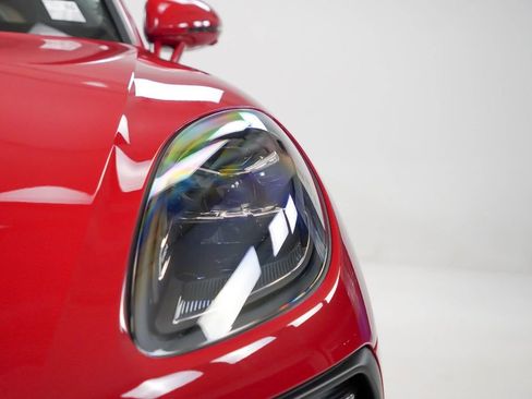 Used 2026 Porsche Macan AWD/4WD image 6