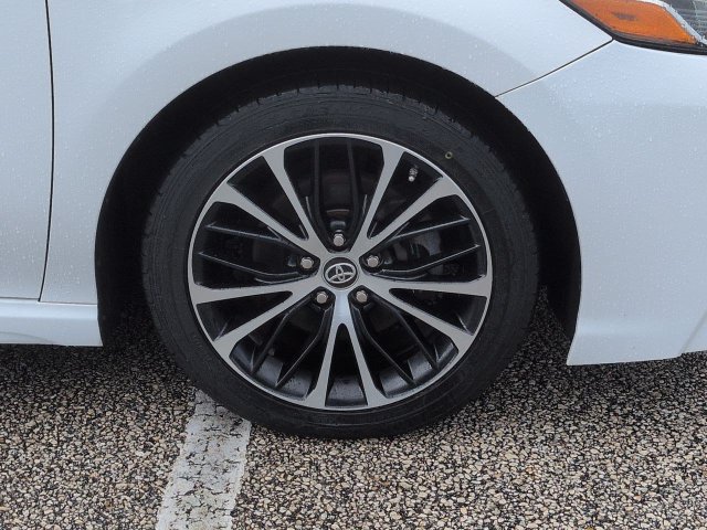Used 2019 Toyota Camry SE FWD image 11
