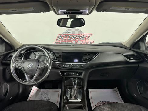 Used 2019 Buick Regal Preferred w/ Driver Confidence Package I image 11