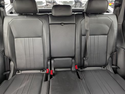 Used 2022 Volkswagen Tiguan SE R-Line AWD/4WD image 13
