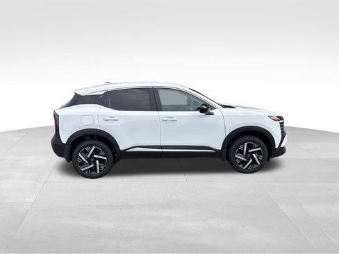 New 2026 Nissan Kicks SV image 5