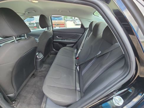 Used 2023 Hyundai Elantra SEL w/ Convenience Package image 13