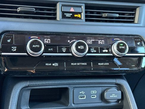 New 2025 Honda Pilot Touring image 19