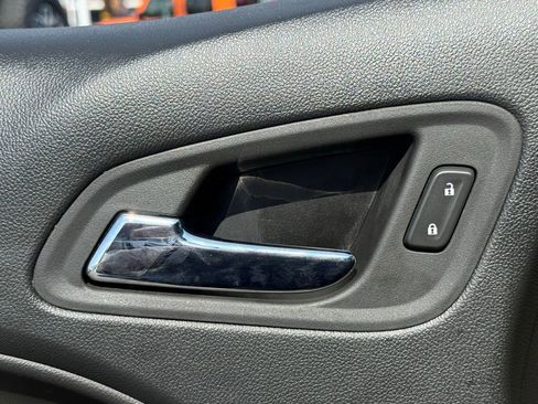 Used 2022 Chevrolet Colorado LT w/ Fleet Safety Package image 17