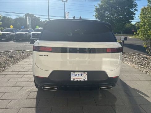 Used 2025 Land Rover Range Rover Sport SE AWD/4WD image 6