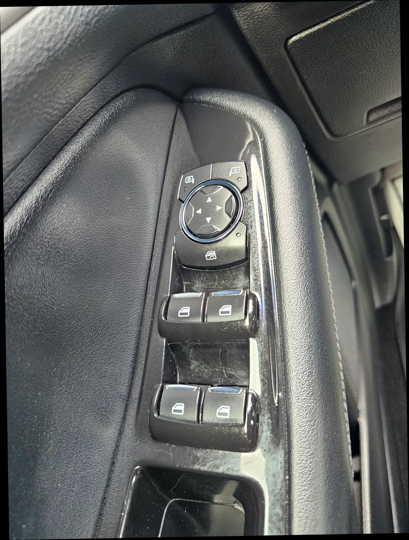 Used 2020 Ford Edge SEL w/ Cargo Accessory Package FWD image 17