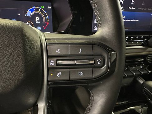 Certified 2024 Chevrolet Colorado ZR2 w/ ZR2 Convenience Package III image 11