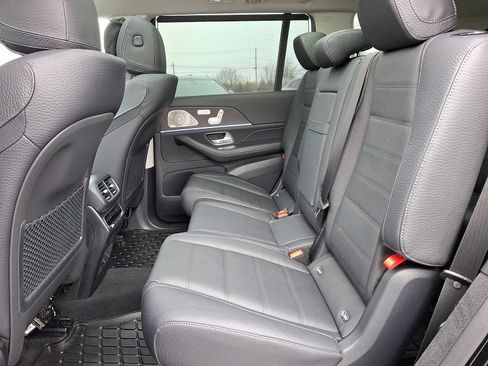 Used 2026 Mercedes-Benz GLS 450 4MATIC image 11