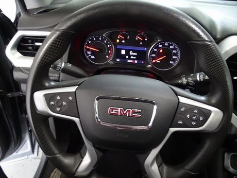 Used 2023 GMC Acadia SLE w/ Driver Convenience Package image 6