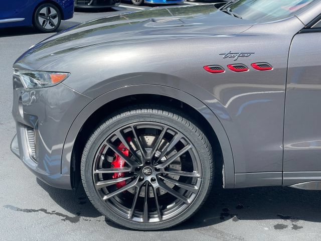Used 2022 Maserati Levante Trofeo AWD/4WD image 15