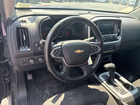 Used 2021 Chevrolet Colorado LT w/ Redline Special Edition AWD/4WD image 13