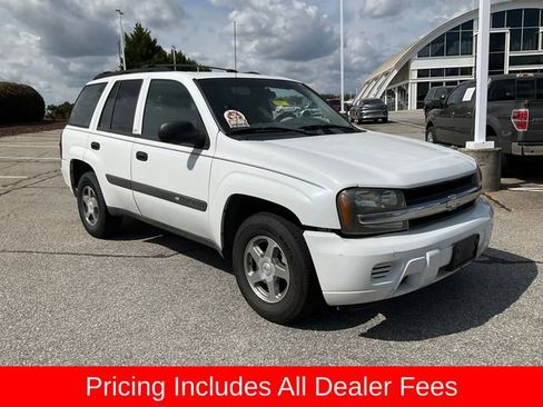 Used 2004 Chevrolet TrailBlazer LS w/ LS Preferred Equipment Group AWD/4WD image 3