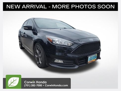 Used 2018 Ford Focus ST FWD image 1