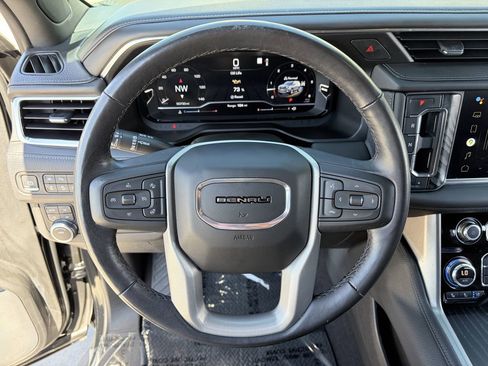 Used 2022 GMC Yukon Denali AWD/4WD image 23