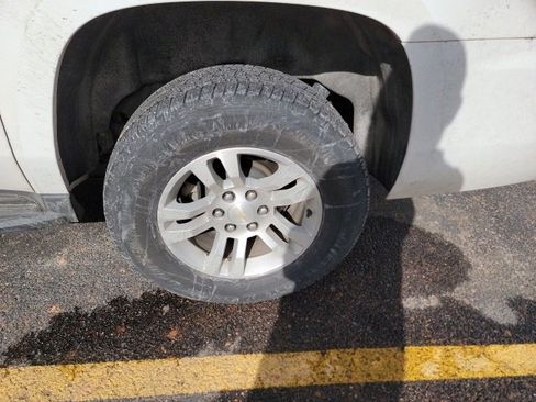 Used 2019 Chevrolet Suburban LT image 9