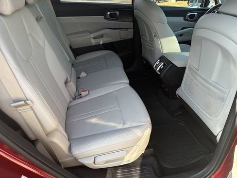 Used 2023 Kia Sorento S FWD image 17