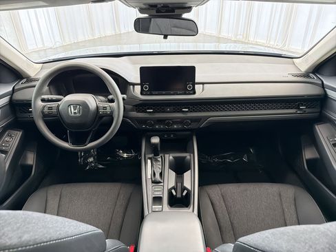 Used 2025 Honda Accord SE image 17