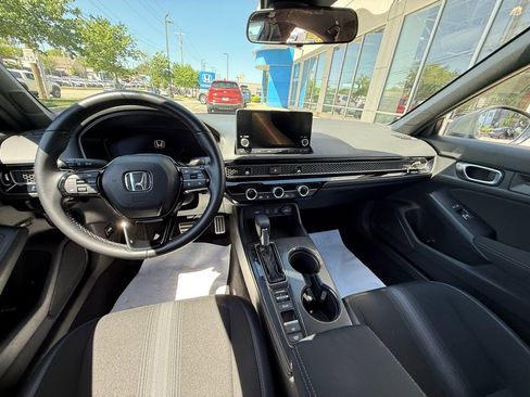 Used 2025 Honda Civic Sport image 5