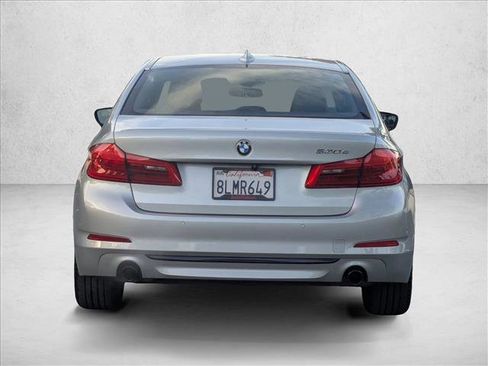 Used 2019 BMW 530e w/ Premium Package image 7