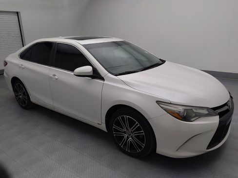 Used 2016 Toyota Camry SE image 11