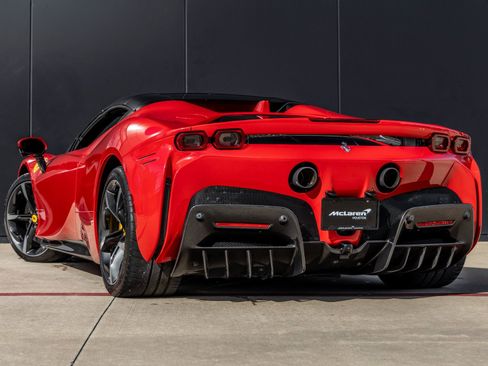 Used 2024 Ferrari SF90 Spider image 6