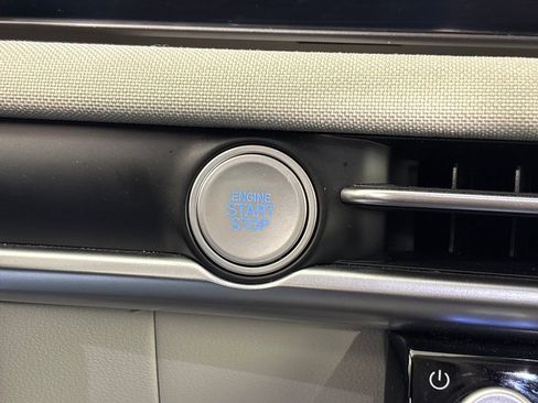 Used 2025 Hyundai Tucson Limited image 22