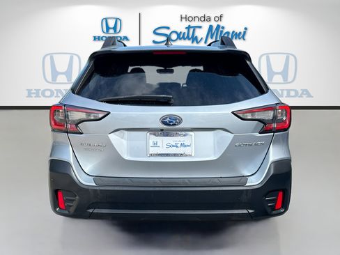 Used 2020 Subaru Outback Premium image 5