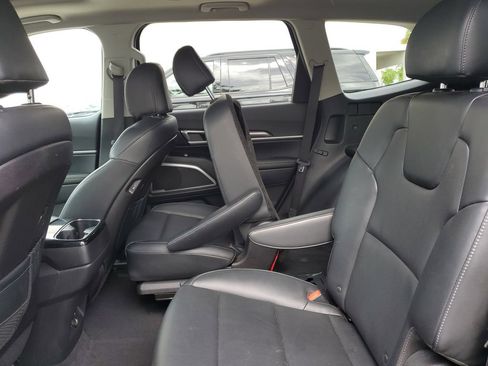 Certified 2024 Kia Telluride S w/ S Sunroof Package FWD image 15