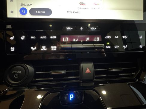 Used 2023 Toyota bZ4X Limited image 25