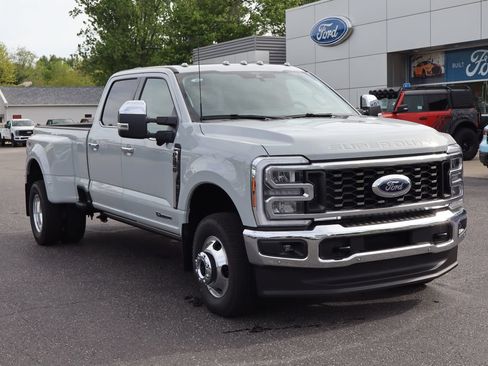 New 2026 Ford F350 Lariat AWD/4WD image 2