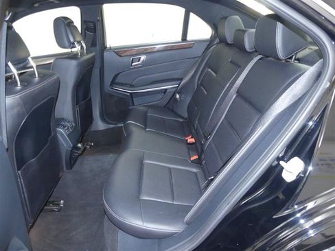 Used 2016 Mercedes-Benz E 350 4MATIC Sedan w/ Premium Package image 21