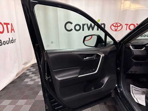 Used 2025 Toyota RAV4 XLE AWD/4WD image 20