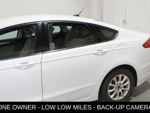 Used 2018 Ford Fusion S FWD image 22
