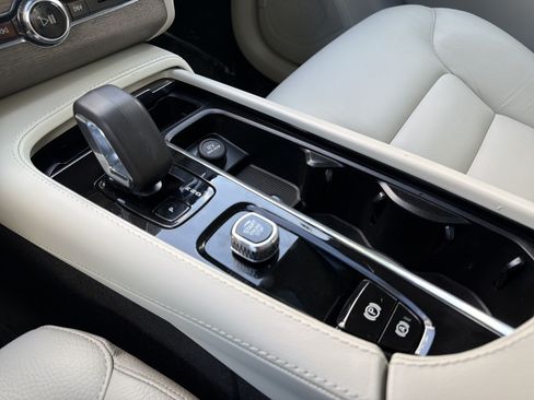 Certified 2023 Volvo XC90 B6 Plus w/ Protection Package AWD/4WD image 26