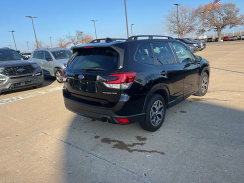 Used 2023 Subaru Forester Premium image 16