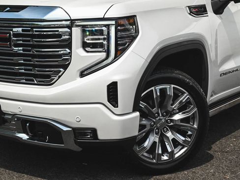 Used 2025 GMC Sierra 1500 Denali w/ Denali Reserve Package AWD/4WD image 39