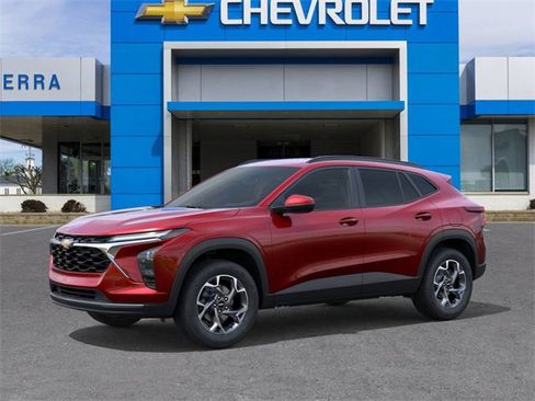 New 2026 Chevrolet Trax LT w/ Driver Confidence Package FWD image 2