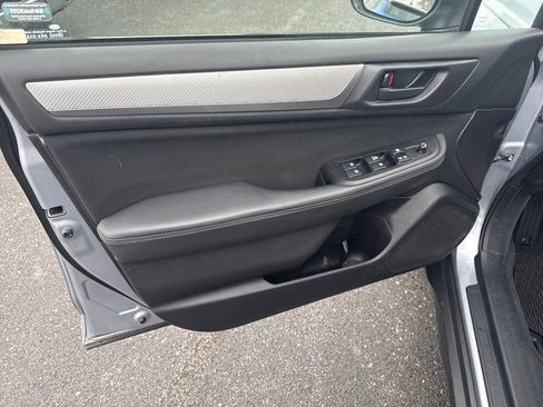 Used 2019 Subaru Outback 2.5i image 12